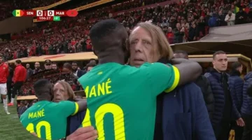 حديث جانبي خلف الكواليس.. كلود لوروا يكشف تفاصيل حواره مع ساديو ماني أمام المغرب